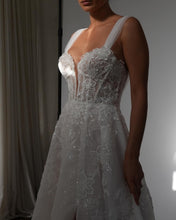 Load image into Gallery viewer, Annika - Evie Young | Sample Sale (US8)