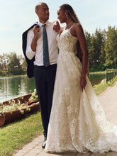 Load image into Gallery viewer, Jerrica - Maggie Sottero