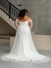 Load image into Gallery viewer, Nina - Evie Young