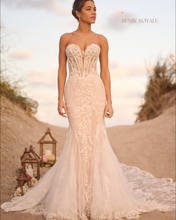 Load image into Gallery viewer, Benjie Royale (In Black) - Maggie Sottero

