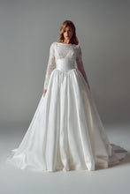 Load image into Gallery viewer, Lucille - Evie Young
