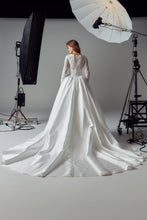 Load image into Gallery viewer, Lucille - Evie Young
