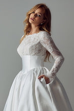 Load image into Gallery viewer, Lucille - Evie Young
