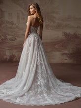 Load image into Gallery viewer, Hadley - Maggie Sottero
