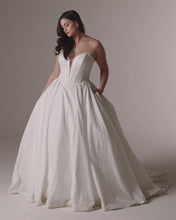 Load and play video in Gallery viewer, Derrick Royale - Maggie Sottero
